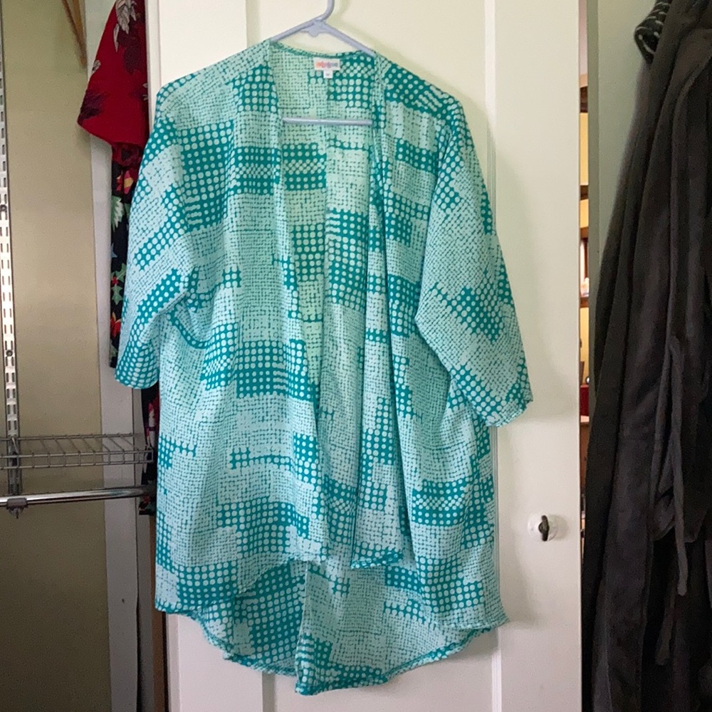 LuLaRoe Kimono- size M
